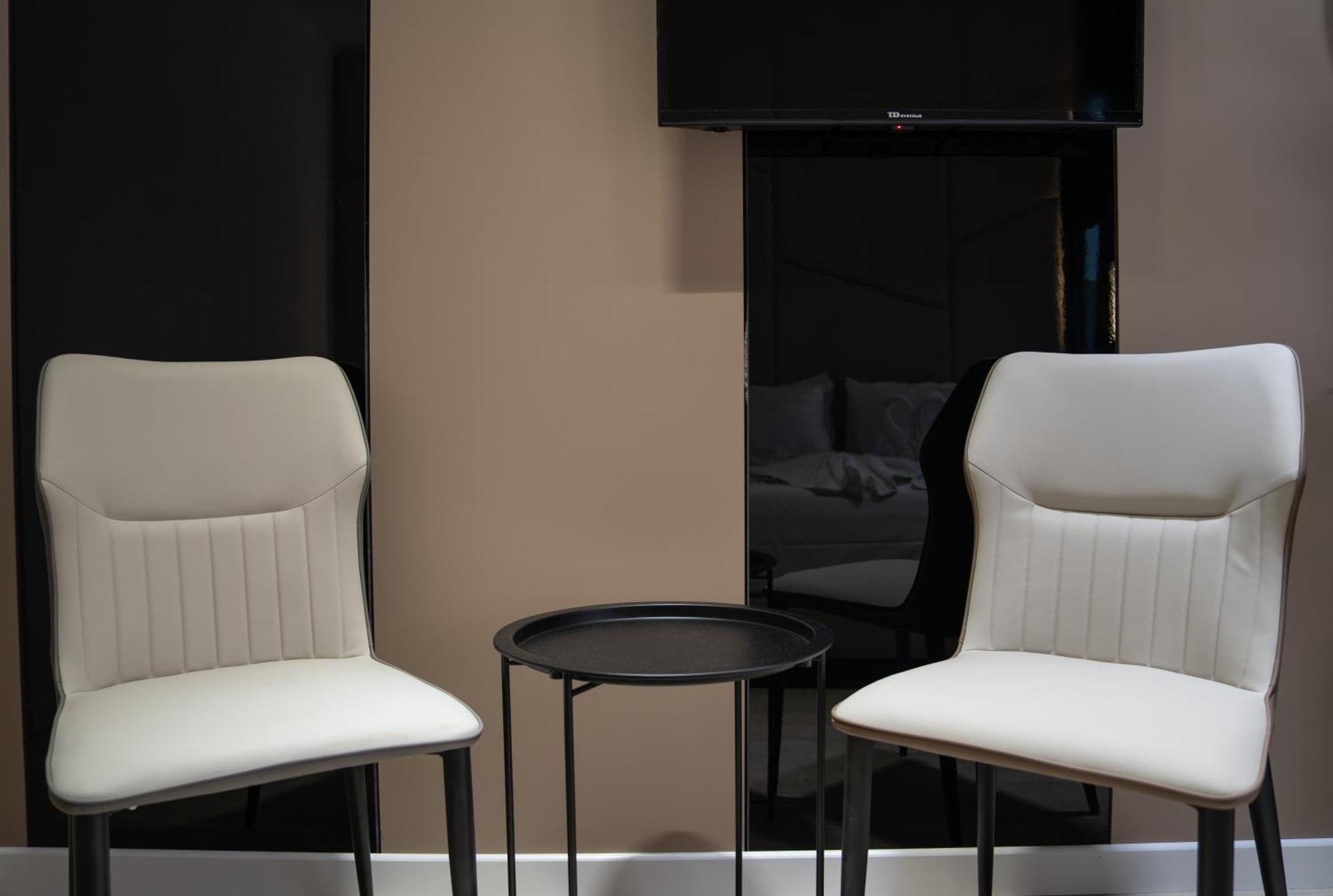 Mefolinkel Suits Hotel